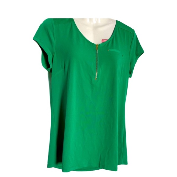 Roz & Ali Tops - NWOT green shirt tap cape style sleeve top (M)